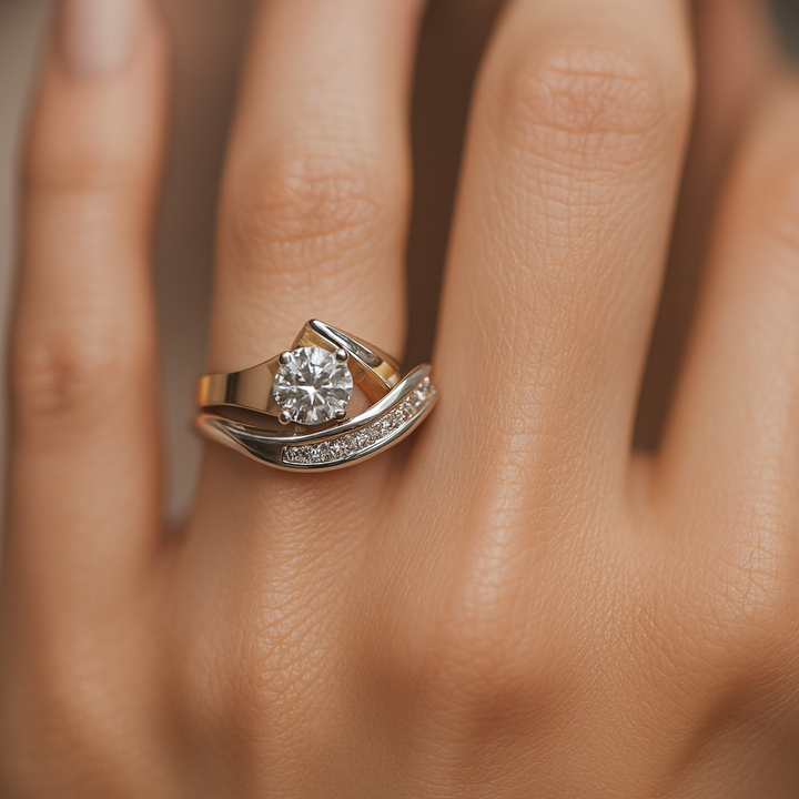 Carla | Asymmetrische Vintage Ring van Goud en Zilver met Zirkonia